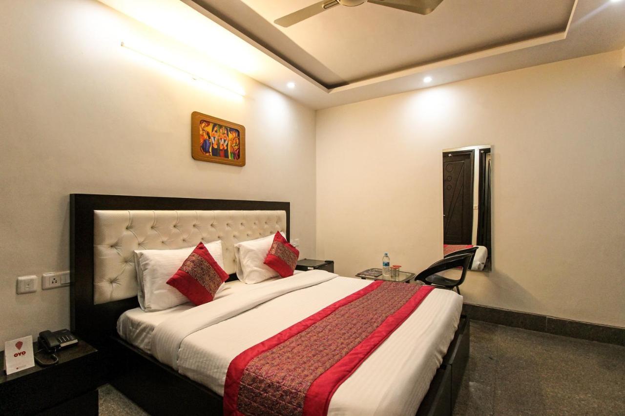 Oyo 8110 Nstay 31 Gurgaon Buitenkant foto