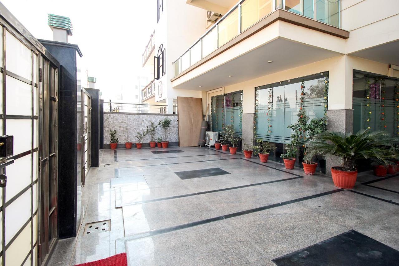 Oyo 8110 Nstay 31 Gurgaon Buitenkant foto
