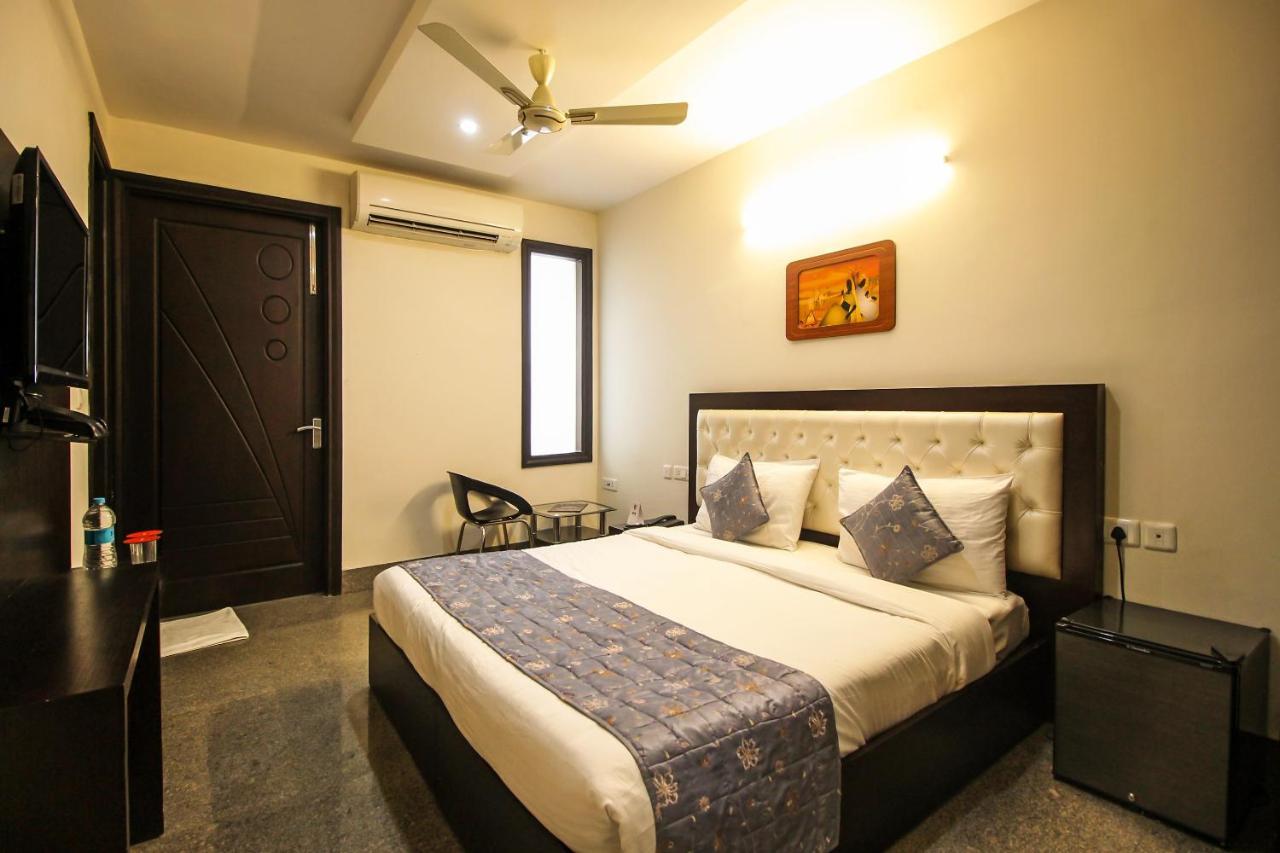 Oyo 8110 Nstay 31 Gurgaon Buitenkant foto
